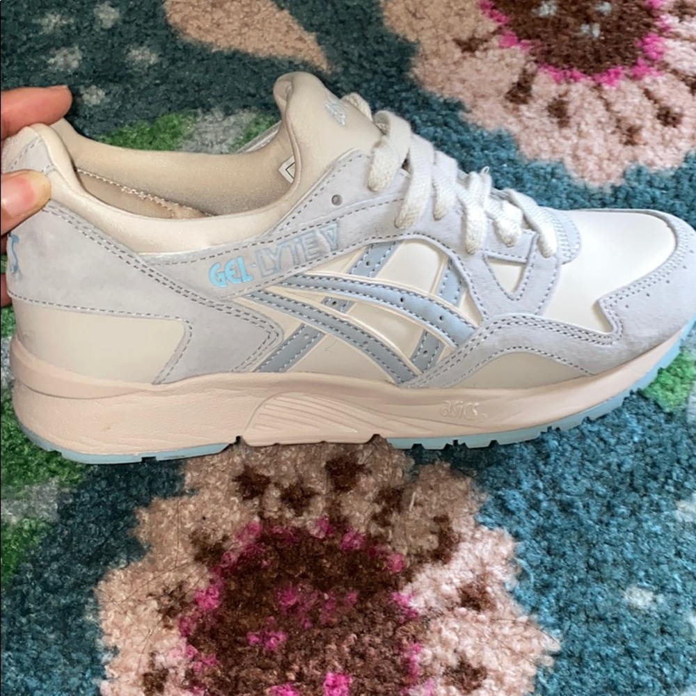 ASICS GEL-LYTE V SNEAKERS.